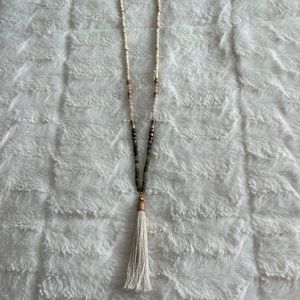 Stella and dot fringe necklace - like new!